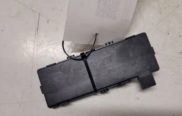 Opel Insignia A Door central lock control unit/module 13501980