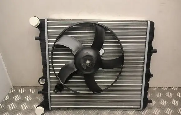 Volkswagen Polo IV 9N3 Coolant radiator 6Q0121253K