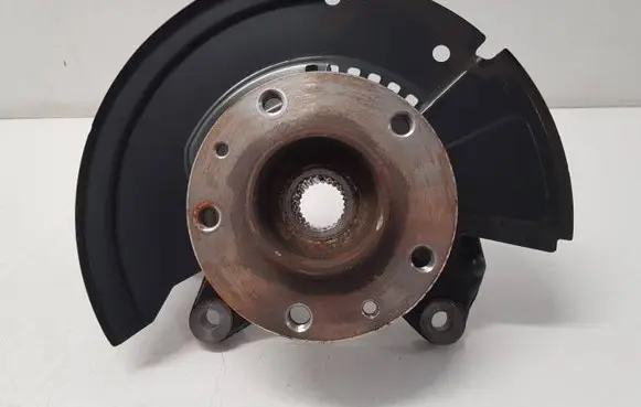 Renault Captur II Front wheel hub spindle knuckle 411616013R