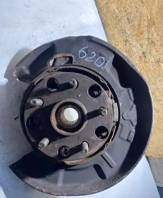 Lexus IS 220D-250-350 Rear wheel hub