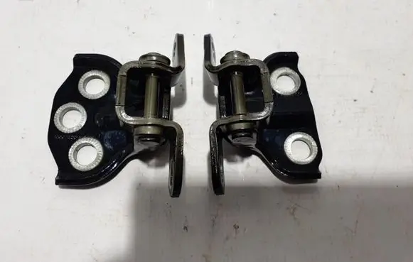 MG ZS Rear door upper hinge 50011625