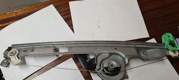 Renault Scenic II - Grand scenic II Front door window regulator with motor