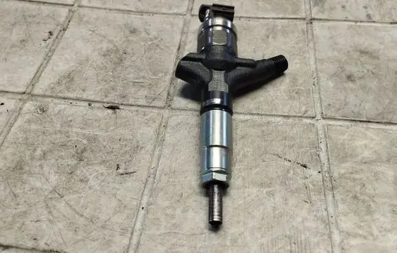 Subaru Forester SH Fuel injector 16613AA020 07K05994