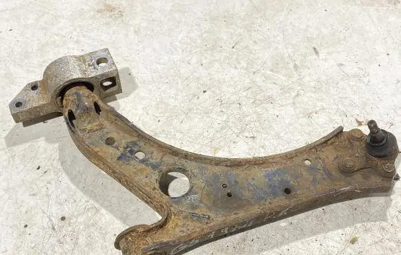 Volkswagen Golf V Front lower control arm/wishbone