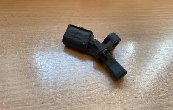 Volkswagen Polo V 6R ABS brake wheel speed sensor 6Q0927808