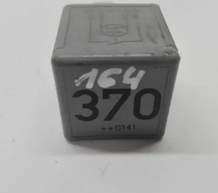 Audi A6 S6 C5 4B Other relay 8D0951253