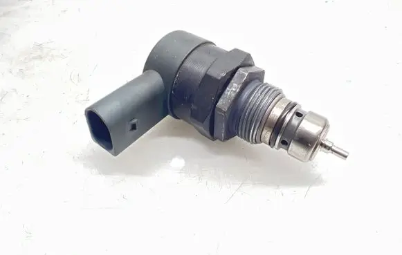 Mercedes-Benz ML W164 Fuel pressure regulator A6420780149