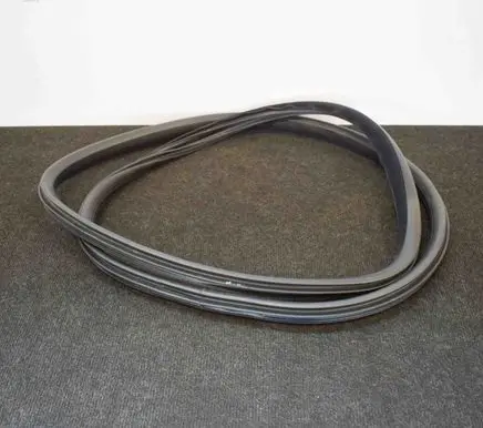 Volvo V70 Rubber seal rear door 
