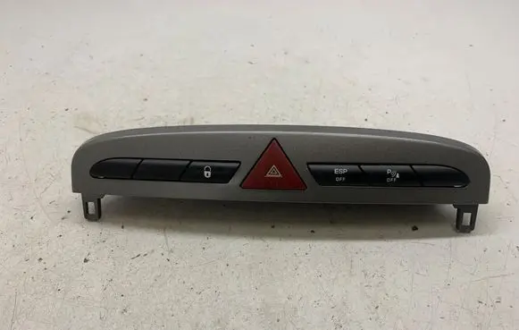 Peugeot 308 Hazard light switch 9659417477