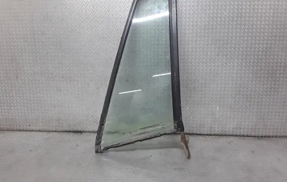 Opel Frontera A Rear vent window glass 