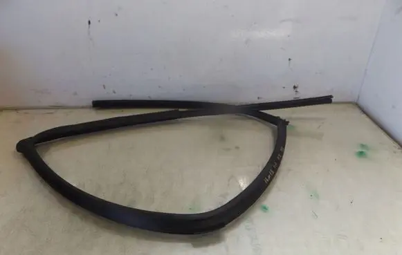 Suzuki Ignis Front door rubber seal