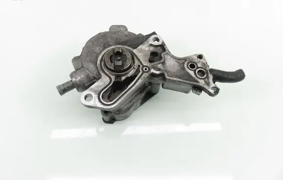 Volkswagen Golf IV Vacuum pump 038145209A