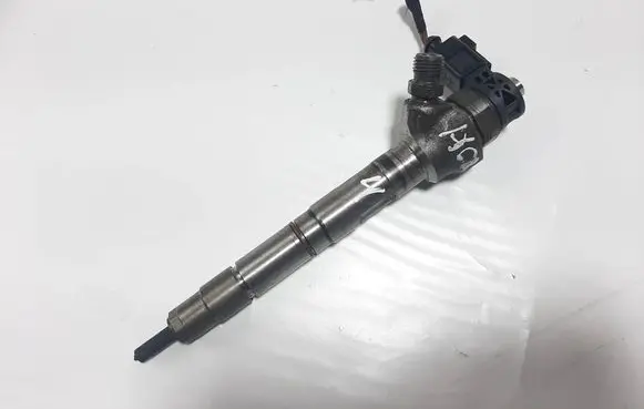 Volkswagen Golf VII Fuel injector 04L130277AD
