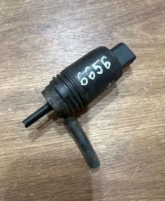BMW 5 E60 E61 Windscreen/windshield washer pump 7199567
