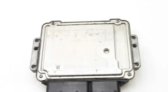 Hyundai i30 Engine control unit/module 391132A930