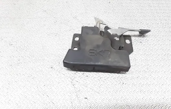 Engine bonnet/hood lock/catch