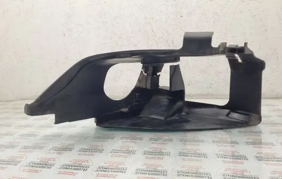 Audi Q7 4L Headlight/headlamp mounting bracket 