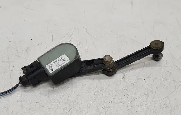 Volkswagen Touareg I Yaw turn rate sensor 7L6616571 1T0907503