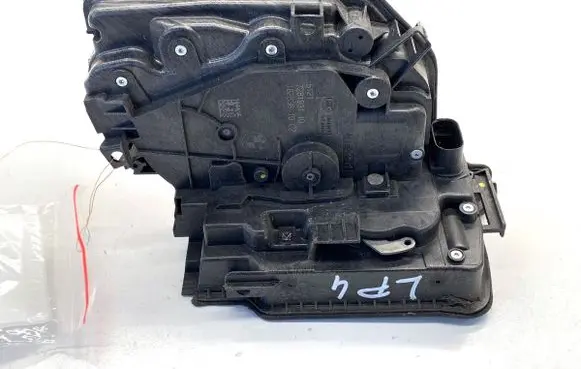 BMW 2 F45 Front door lock 7281931