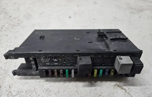 Mercedes-Benz C W203 Comfort/convenience module 2035450701 5DK00797420