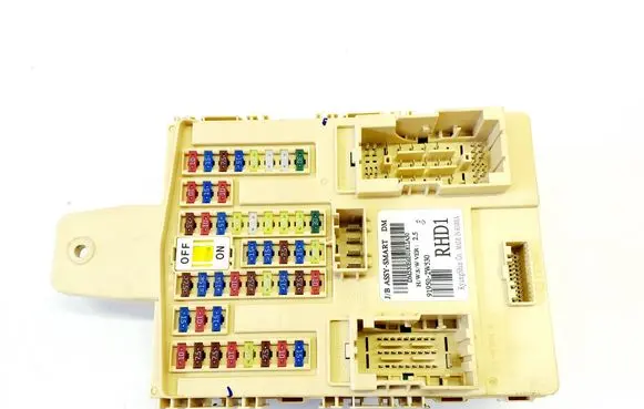Hyundai Santa Fe Fuse module 919502W530