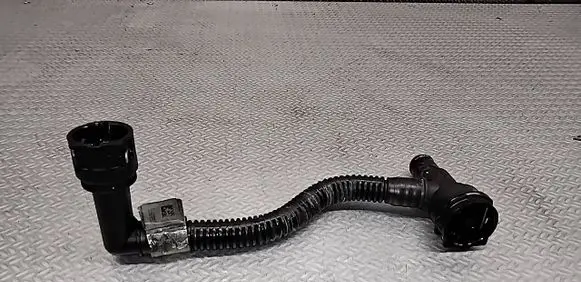 Opel Insignia A Engine coolant pipe/hose 55566096