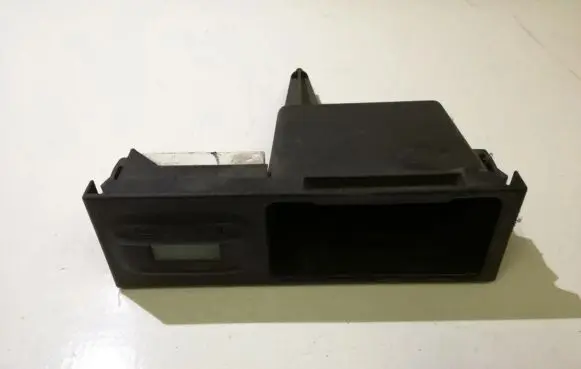 Mazda 323 F Screen/display/small screen BJ3D55710