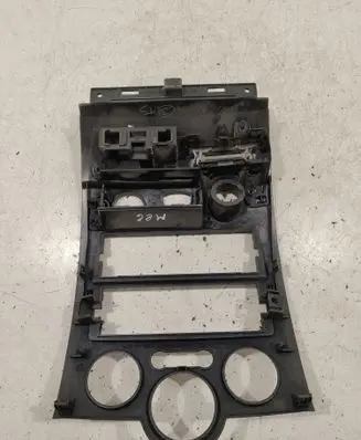 Renault Megane II Radio/GPS head unit trim 8200501118