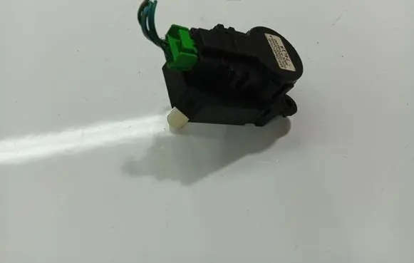 Peugeot 4007 Air flap motor/actuator CSA512T010