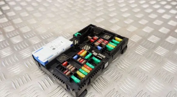 BMW 5 G30 G31 Fuse module 6837092 6992956
