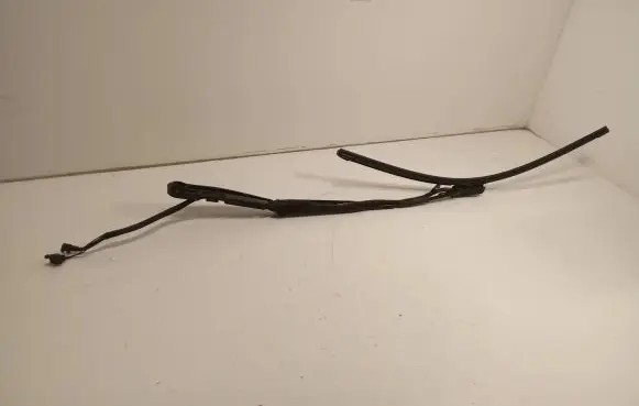 Volvo XC60 Front wiper blade arm W000071208