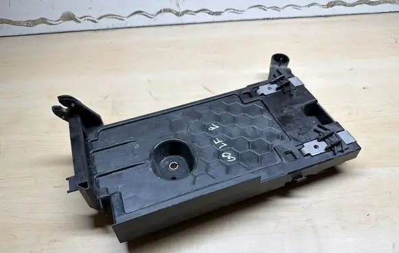 Volkswagen Golf VIII Battery box tray 3WA907509