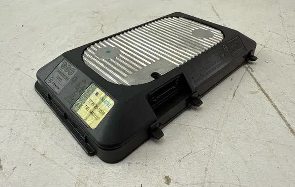 Volkswagen Golf VIII Wireless charging module 5NA980611A
