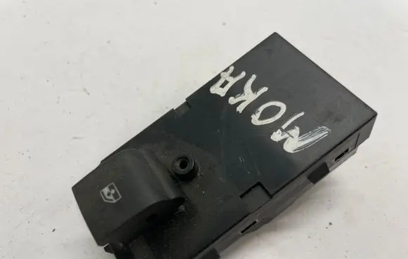 Opel Mokka X Electric window control switch 22915102