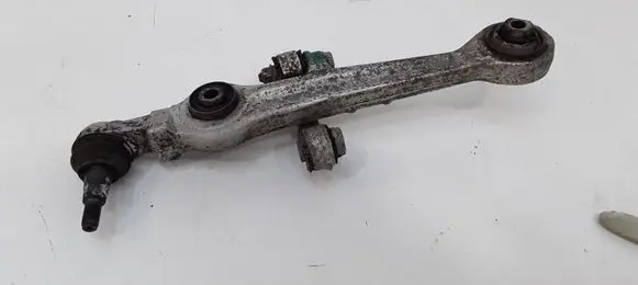 Volkswagen PASSAT B5.5 Front control arm 4B0407155