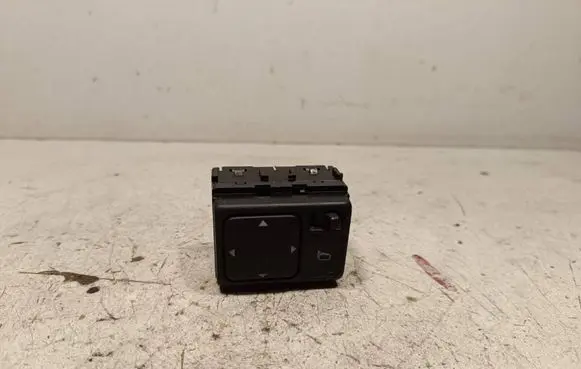 Nissan Navara D40 Front door electric window regulator 