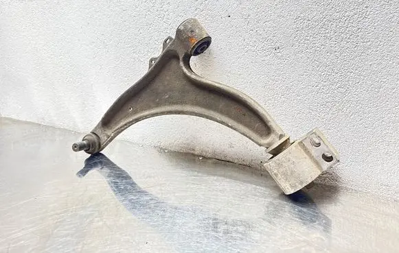 Opel Insignia A Front lower control arm/wishbone 0131221