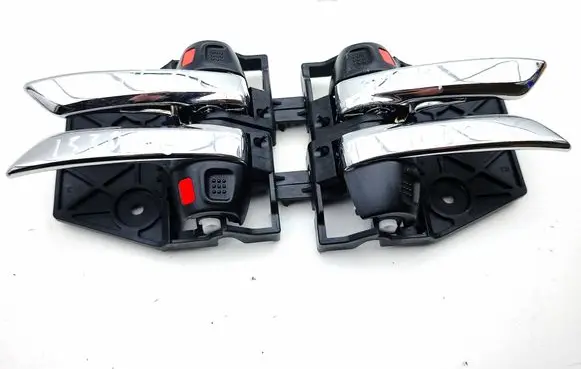 Suzuki Vitara (LY) Front door interior handle 