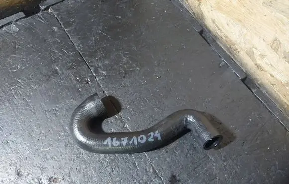BMW 5 E39 Engine coolant pipe/hose 2248532