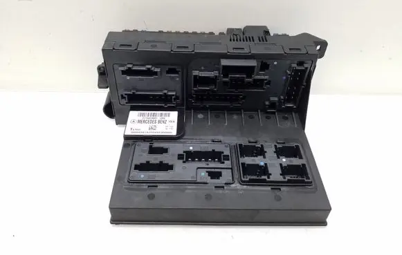Mercedes-Benz E W211 Fuse module 2115453801