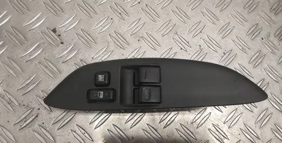 Toyota Yaris Electric window control switch