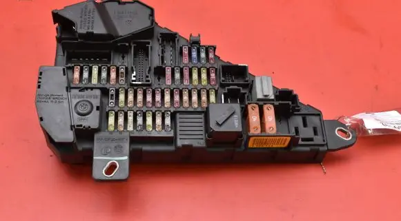 BMW 5 E60 E61 Fuse box set 6906588
