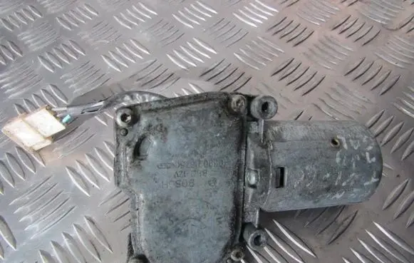 Renault Twingo I Rear window wiper motor 0390216750