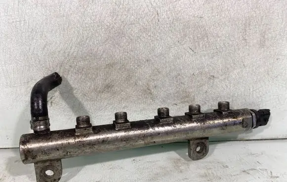 Opel Zafira B Fuel main line pipe 0445214056 55200266
