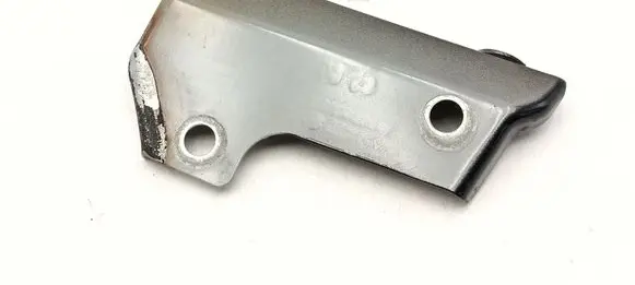 Volkswagen Touran II Fender mounting bracket 1T0810334