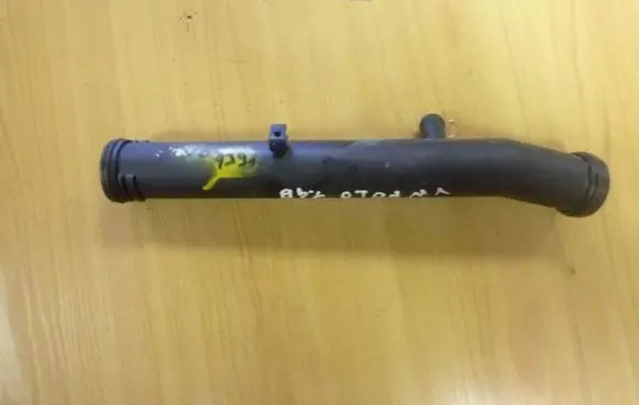 Volkswagen Polo V 6R Engine coolant pipe/hose 032121065H VD1391