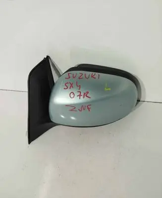 Suzuki SX4 Front door electric wing mirror 