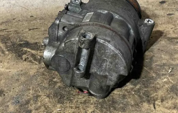 Mercedes-Benz E W212 Air conditioning (A/C) compressor (pump) A0008302600