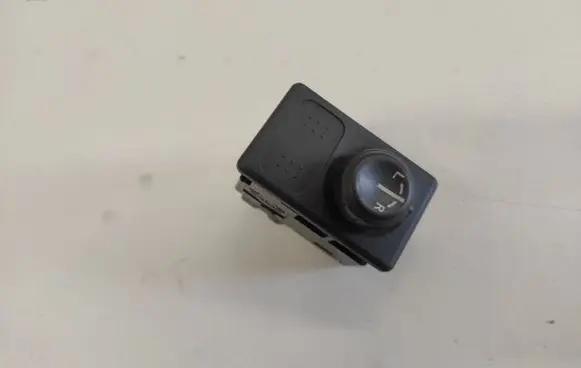 Nissan Almera Tino Wing mirror switch