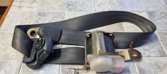 Hyundai Trajet Rear seatbelt 89810203A010 045254
